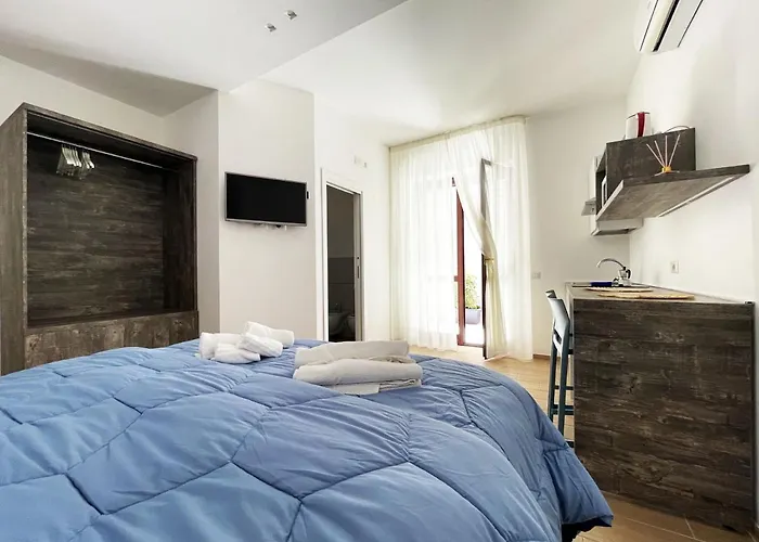 Sunny House - De Vivo Realty