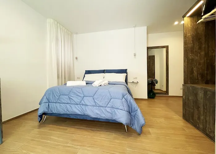 Sunny House - De Vivo Realty